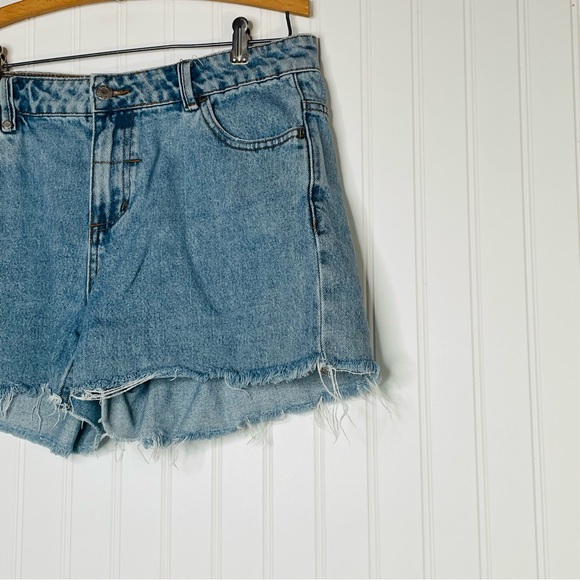 Thrills Erica Mid Rise Jean Cut Off Shorts - Picture 3 of 8